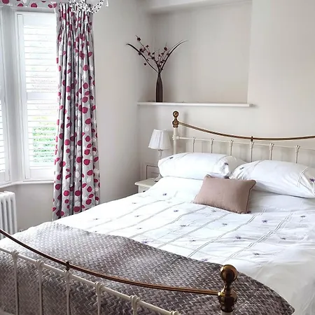 3 Bedroom Cottage In Sunninghill, Ascot Exterior photo